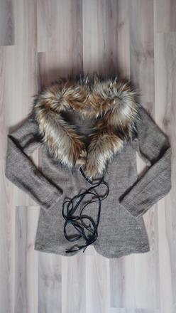 Kardigán s kožušinou, 