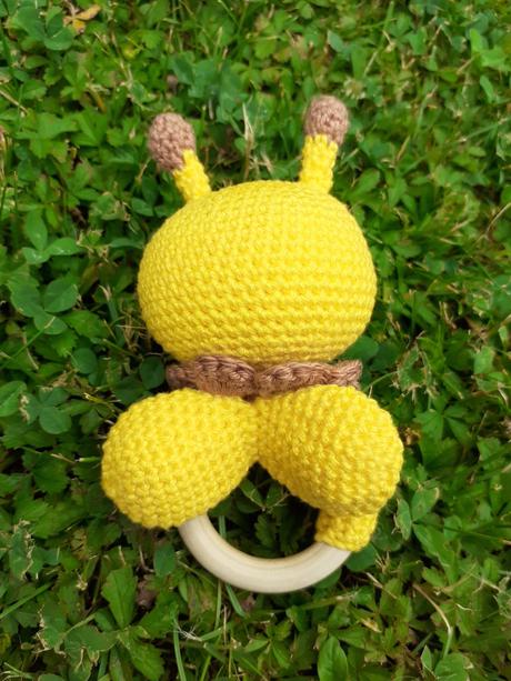 Hackovana hrkálka včielka + mojkáčik, 