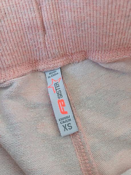 Ružové maskacove teplaky, fishbone,xs