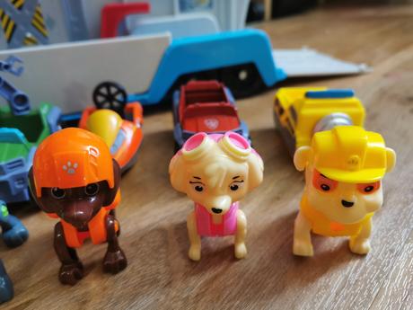 Kamion paw patrol s autami a postavičkami,