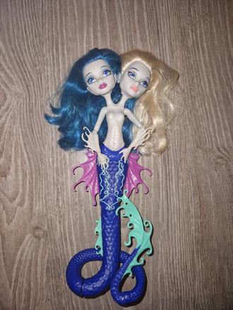 Monster high peri and pearl,