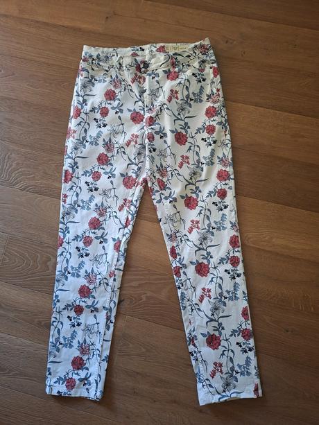 Kvetinove rifle, esmara,44