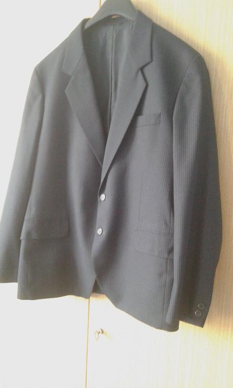 Starší čierny prúžkovaný oblek, xl