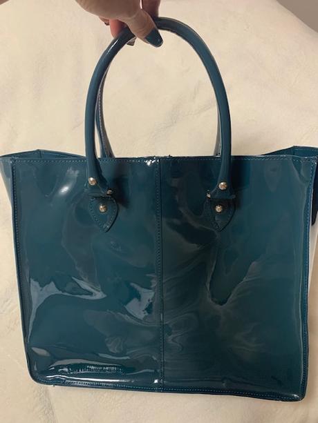 Veľká lakovaná kabelka,