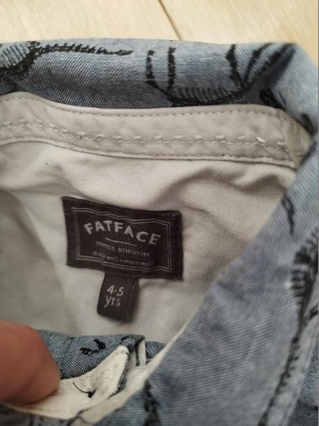 Úžasná košeľa, 104