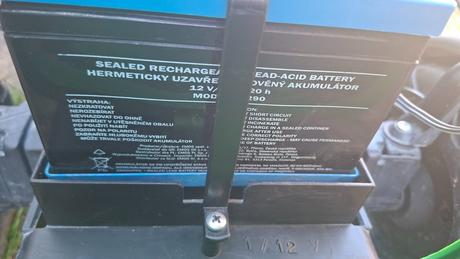 Traktor peg-perego na baterku,
