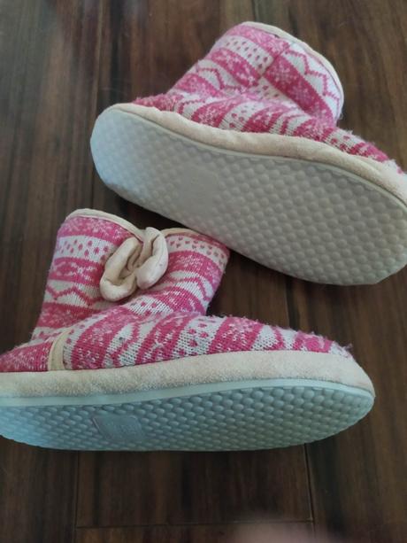 Papucky vn. dl. 24 cm., 37