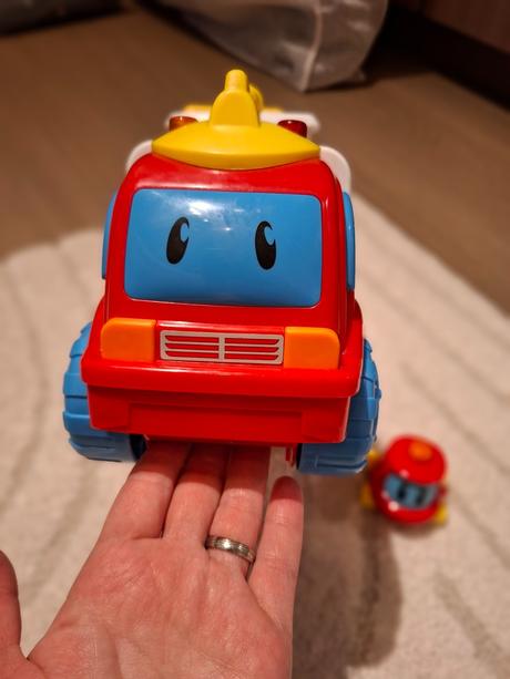 Väčšie hasičské auto,