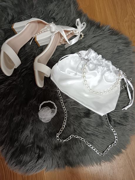 Taštička na svadbu,