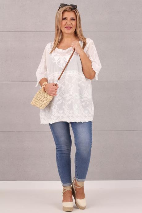 Biela boho blúzka s vyšívanými kvetmi, 46