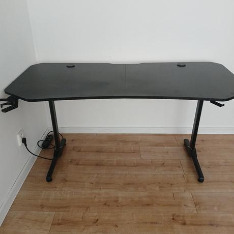 Hráčsky stôl dx racer,
