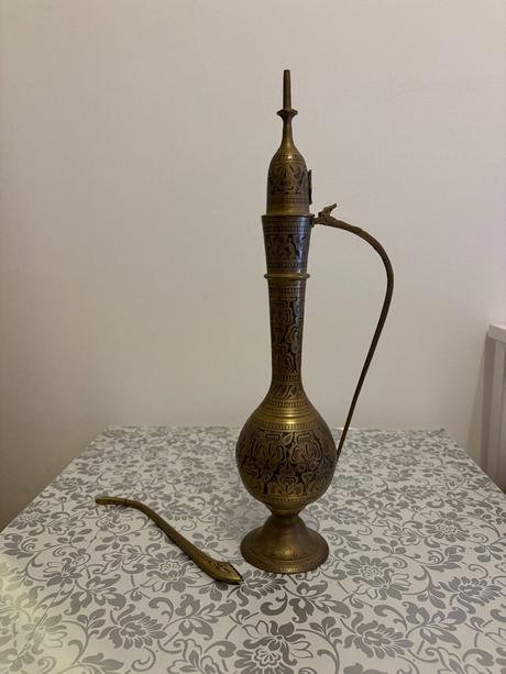 Orientálna mosadzná karafa, 