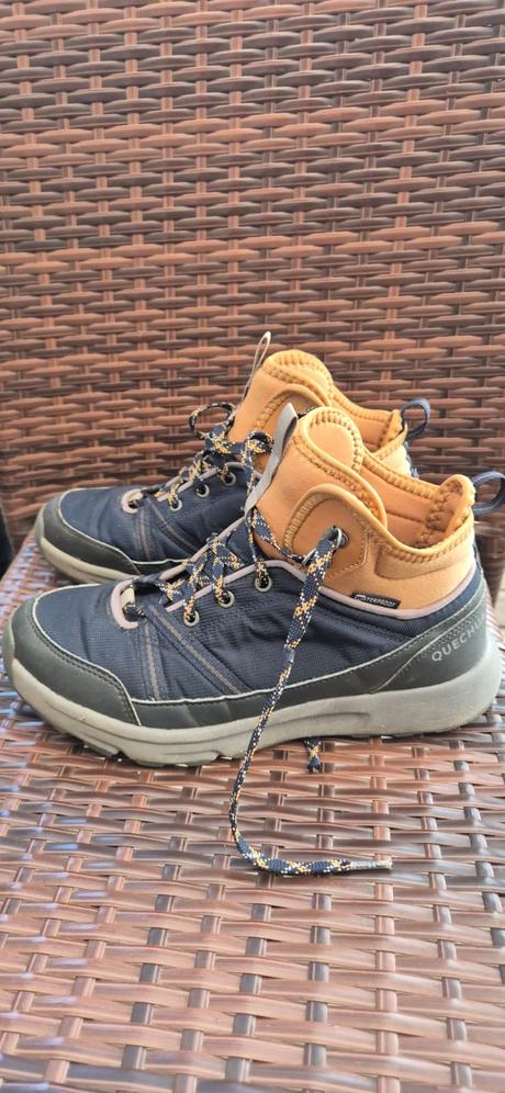 Turistické nepremokavé topánky, quechua,39