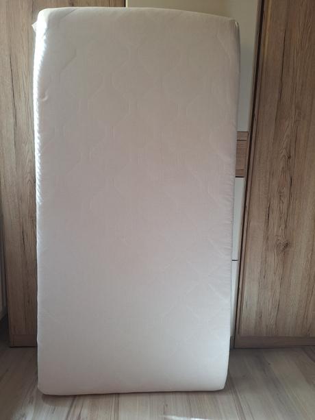 Kvalitna drevena postielka, šírka (cm): 60,dĺžka (cm): 120