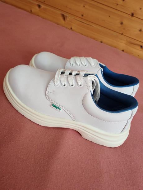 Zdravotnícke topánky, 39