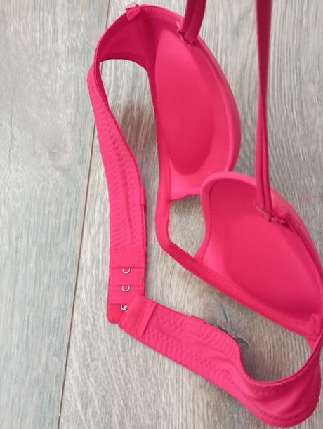 Pútavá podprsenka, s