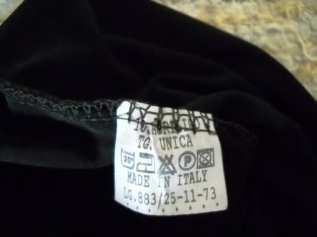 Trblietavý topík s holými ramenami , s