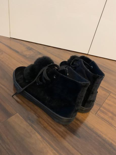 Tenisky plus klobúk, 38