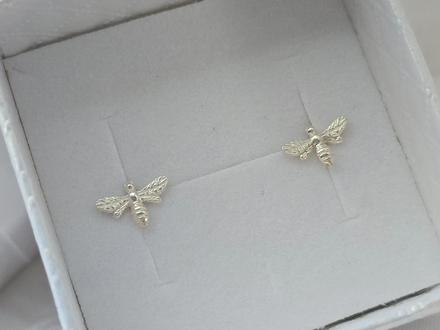Strieborné náušnice včielky, 