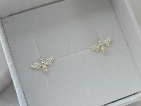 Strieborné náušnice včielky, 