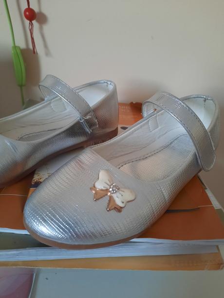 Poltopanky pre dievča, 35