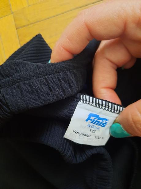 Dievčenské nohavice, 122