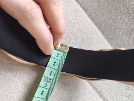 Štýlová béžová prepletená čelenka do vlasov, 