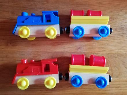 Vlaky na drev. koľaje,