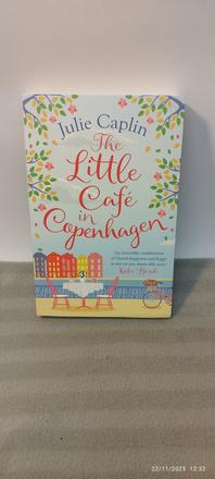 Julie caplin - the little cafe in copenhagen,