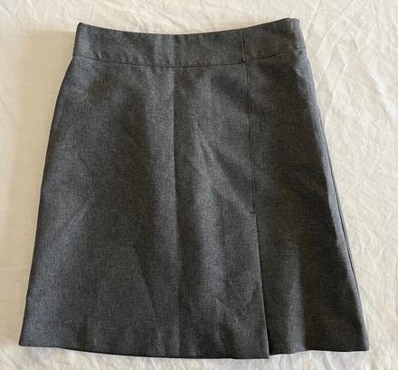 Sivá úzka sukňa vel.134, 134