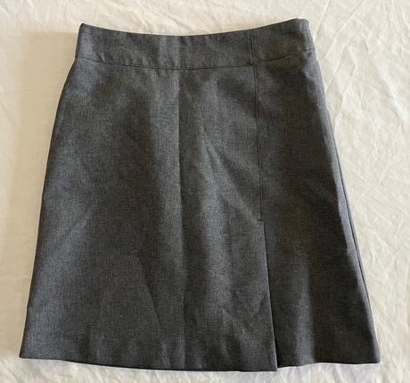 Sivá úzka sukňa vel.134, 134