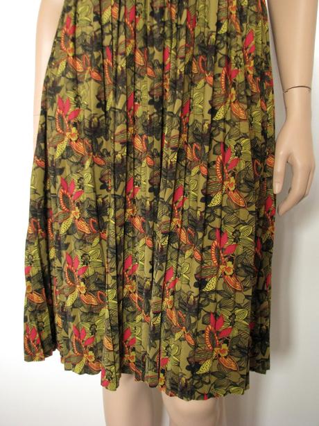 Olivovo zelené plisované šaty, m