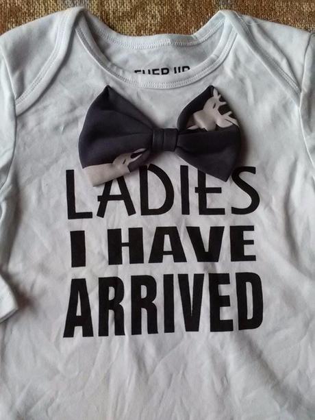 Body s nápisom a motýlikom, 86