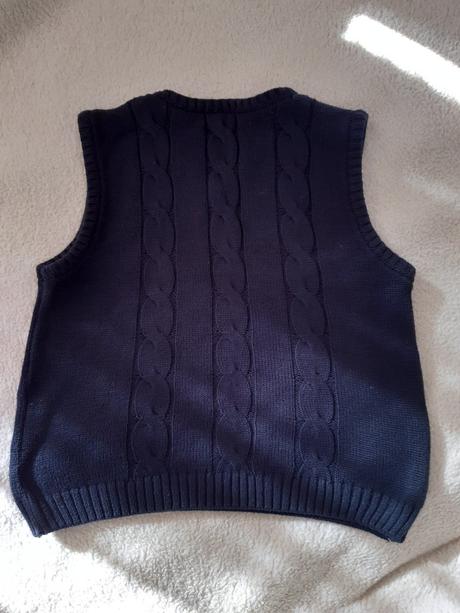 Tmavomodrá vesta, 110