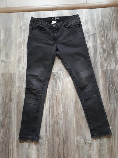 Dievčenské tmavé rifle, next,110