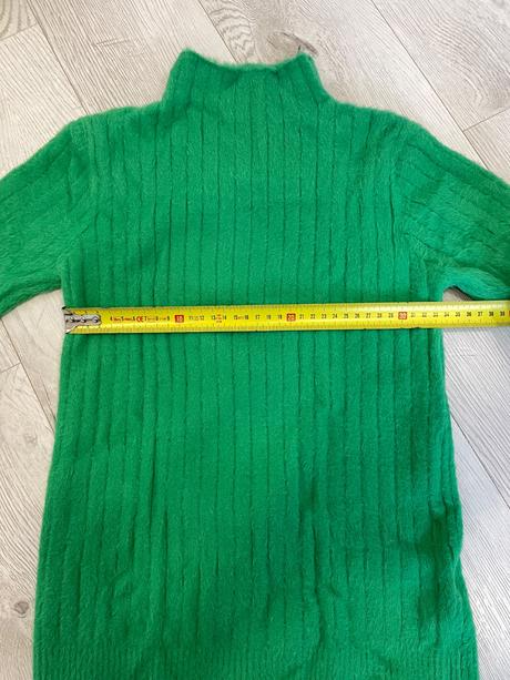 Zelený chlpatý sveter, s