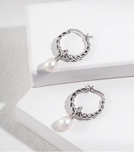 Strieborné náušnice s perlovým príveskom, 