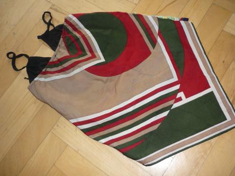 Tielko extravagantné , s