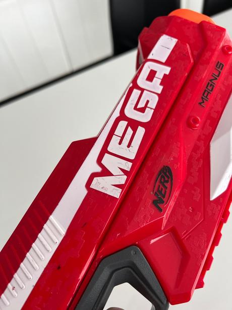 Nerf n-strike elite mega magnus, 