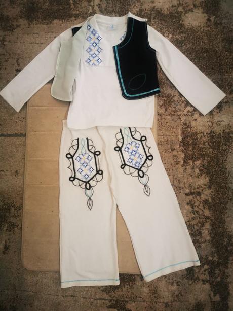 Ľudový odev predaný,ukázka, 