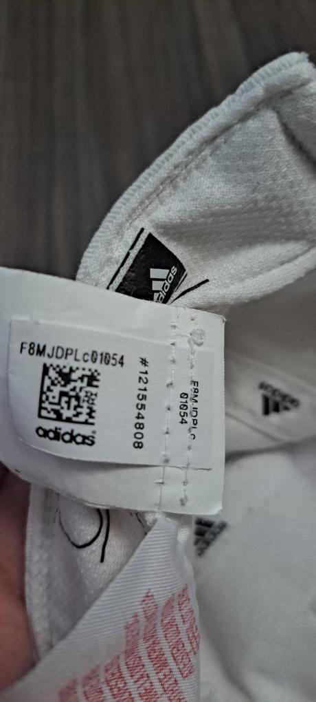 Šiltovky, adidas