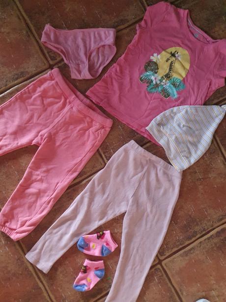 Tepláky, čiapka, tričko, ponožky,nohavičky v.86, 86–98