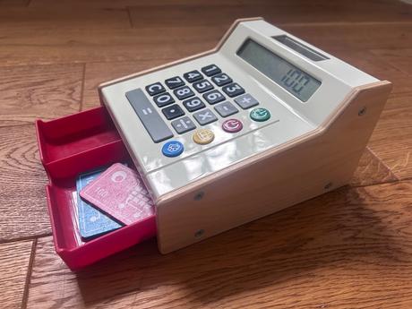 Drevená pokladňa ikea, 