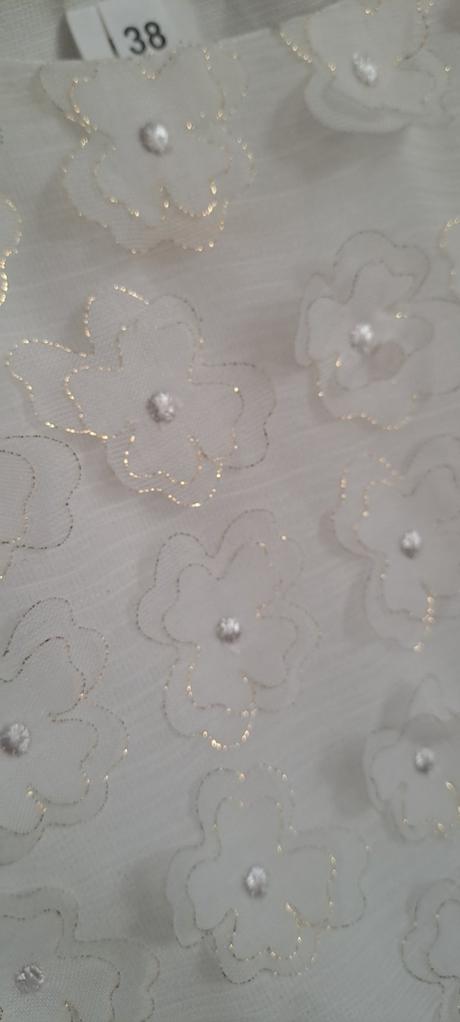 Exkluzívne šaty, 38