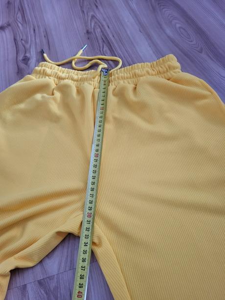 3ks tepláky nové, xs