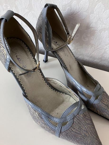 Dámske lesklé sandále (38), 38