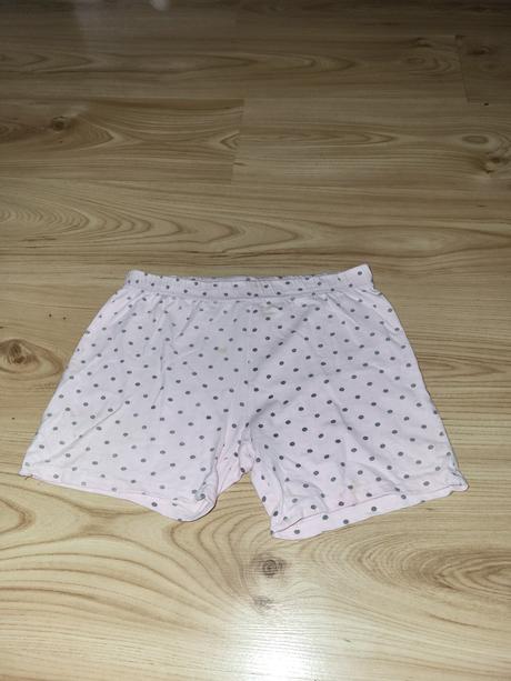 Pyžamové kratase, 134