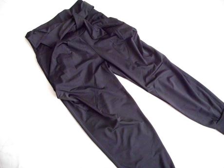 Tenšie - pružné, s