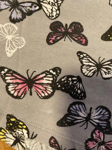 Motylikove saty, lindex,128