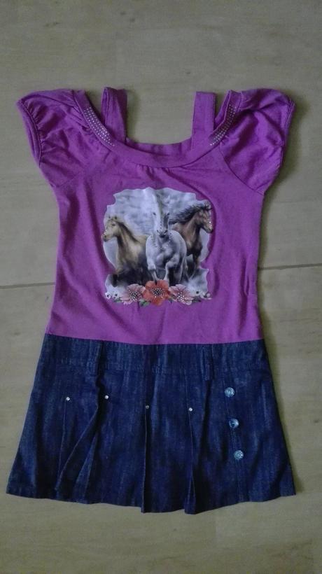 Šaty s koníkmi, 116